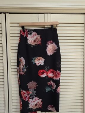 Zara Floral Pencil Skirt - Black with Pink & Red Blooms